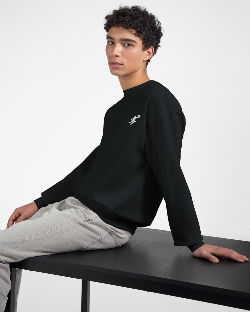 FIRST STRIKE Crewneck — Form